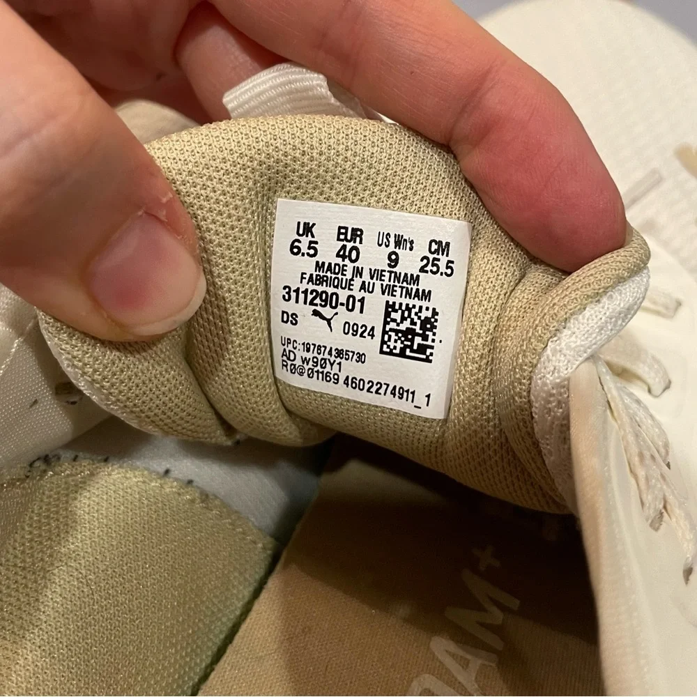 EUC Puma 9 Women’s Softride Sophia Vital
Women's Running Shoes White Almond $70! - Picture 8 of 14